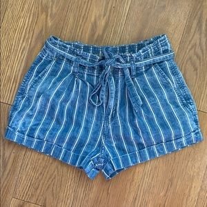 American Eagle High Waisted Paper bag Shorts